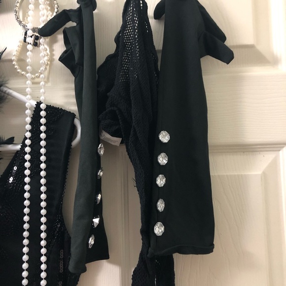 Black dress with accessories - Picture 7 of 8